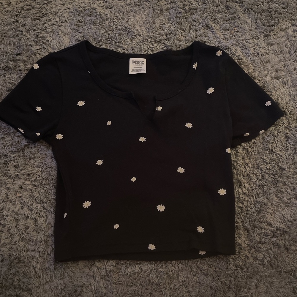 Black and sunflower print cropped tee